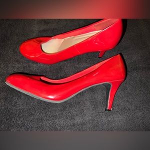 Comfort Plus by Predictions Red Heels